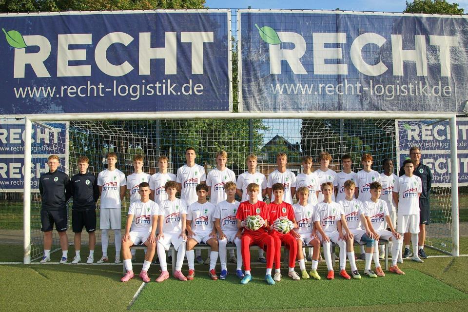U17